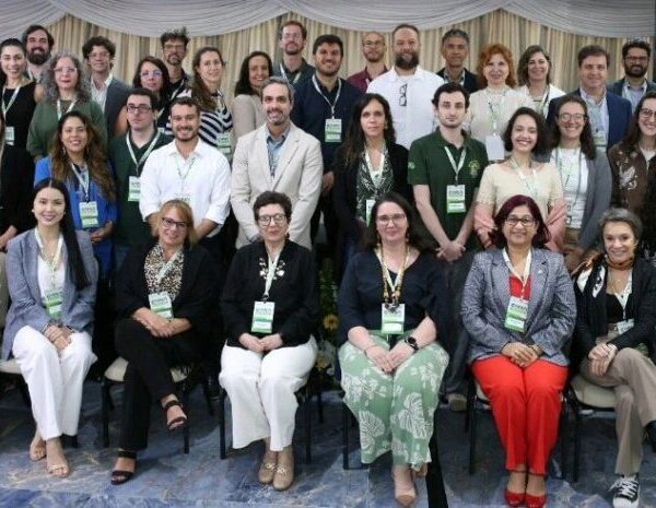 Governo do Acre participa de debate técnico para definição de metodologias de certificação de carbono florestal em Brasília